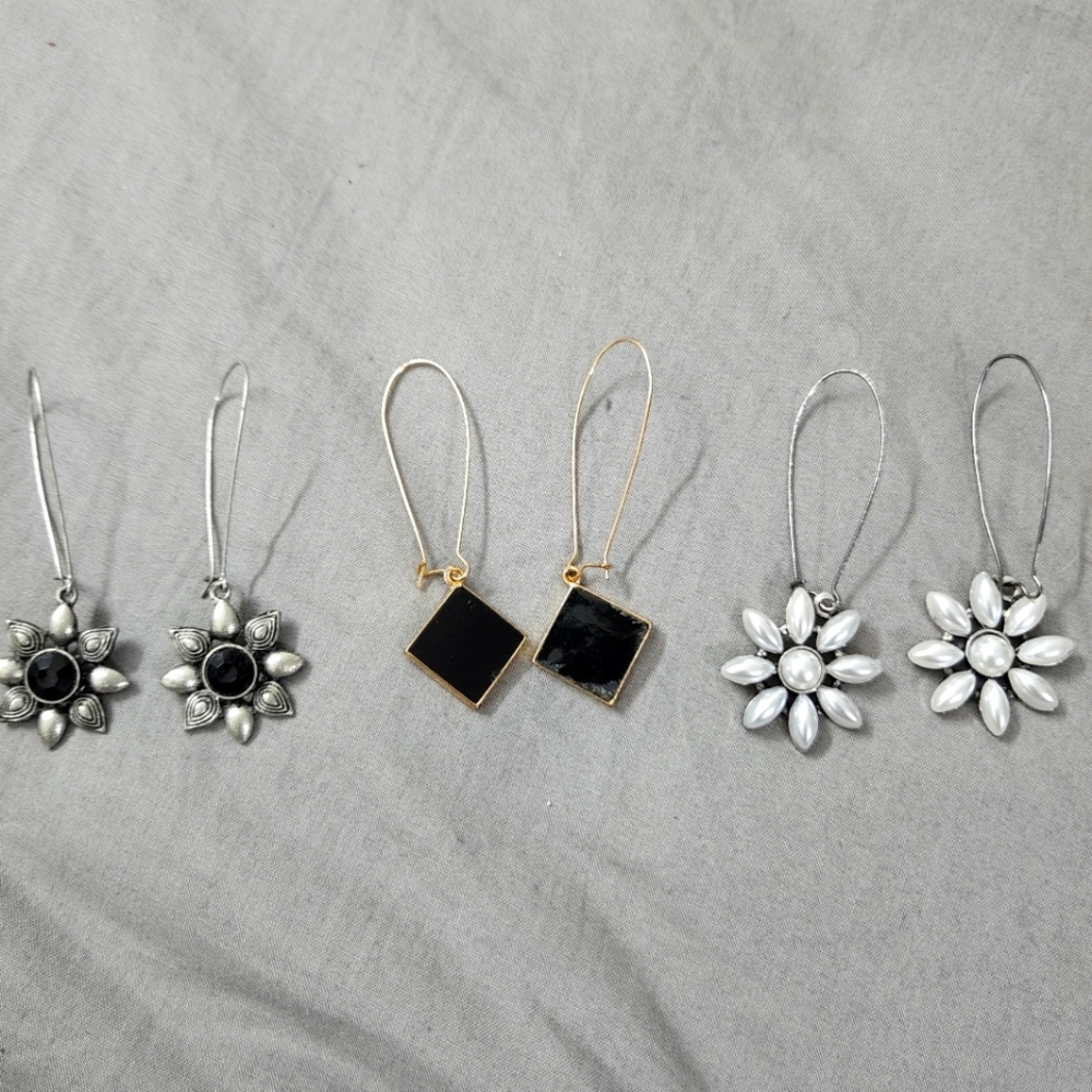 Earings - Picture 1 of 1